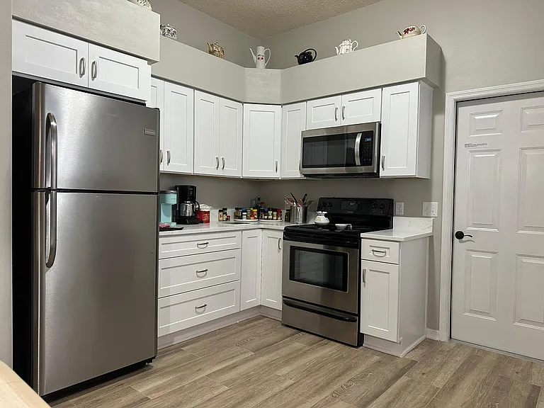 820 Cortez Ave — Photo 5