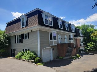 172 Field Point Rd APT 8, Greenwich, CT 06830