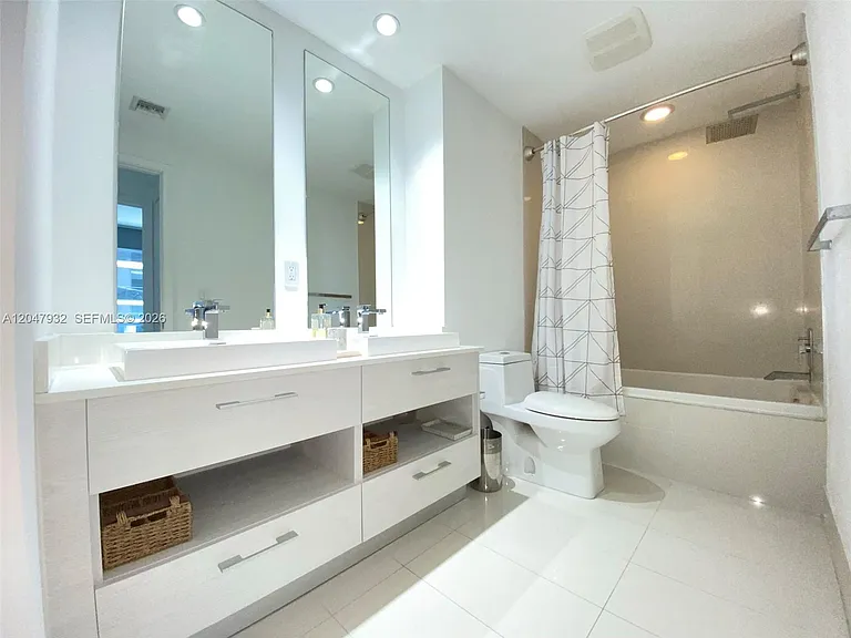 55 SW 9th St #2102 — Photo 10