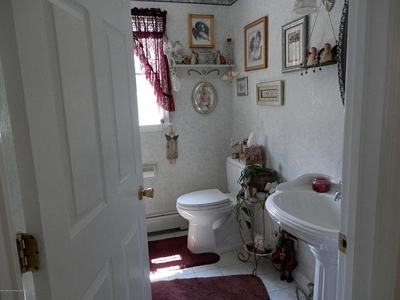 4th image of 243 Elizabeth Ave