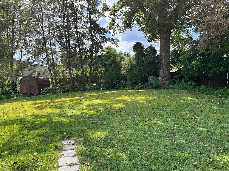 Fernedge Rd — Photo 2