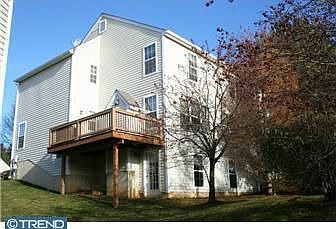 5th image of 427 Carpenters Cove Ln