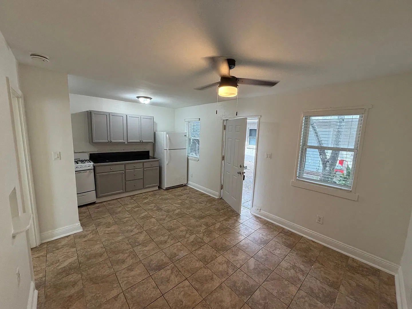 110 Gennaro Place — Photo 2