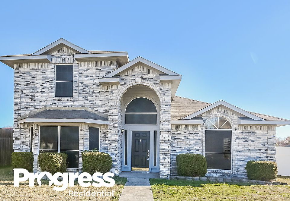 1st image of 516 Boxwood Dr