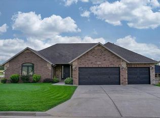 4728 E Kentbrook Dr, Springfield, MO 65802