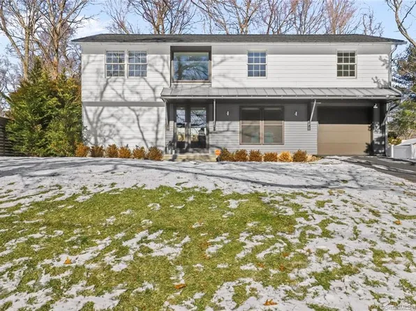 227 Woodridge Drive South, Stamford, CT 06902