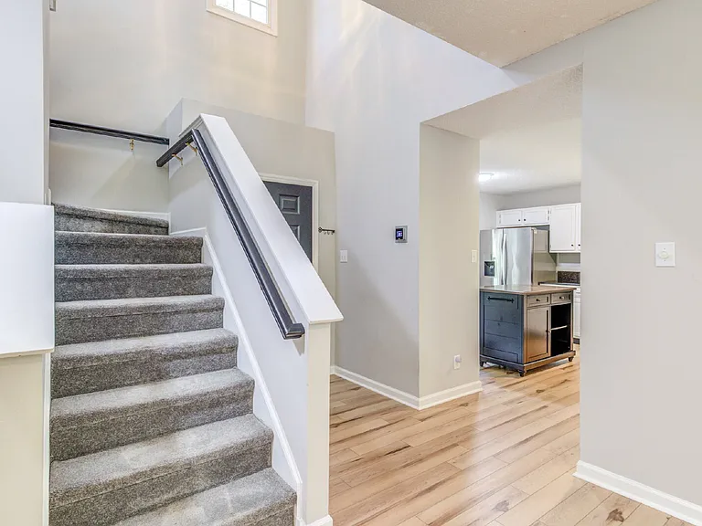 103 Unaka Ct — Photo 14