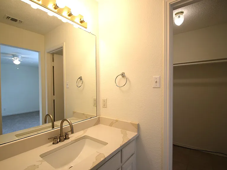 5036 Diaz Ave — Photo 13