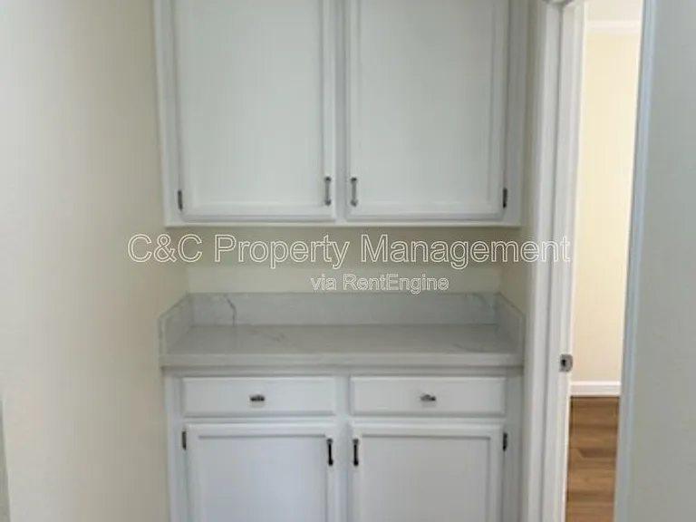 8912 Carvalho Ct — Photo 4