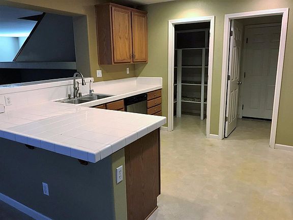 5th image of 1371 Leighton Grove Dr