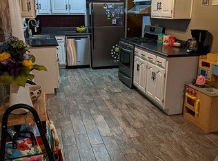 14 Circle Dr, Charleston, IL 61920