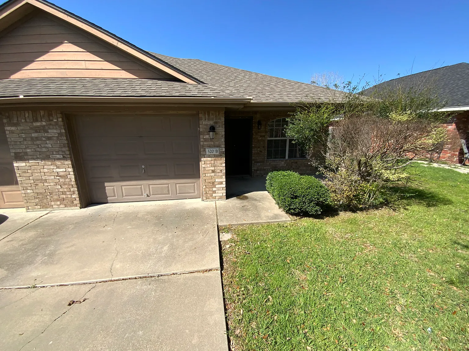 3 bed, 1308 sqft, $1,200 — Photo 1