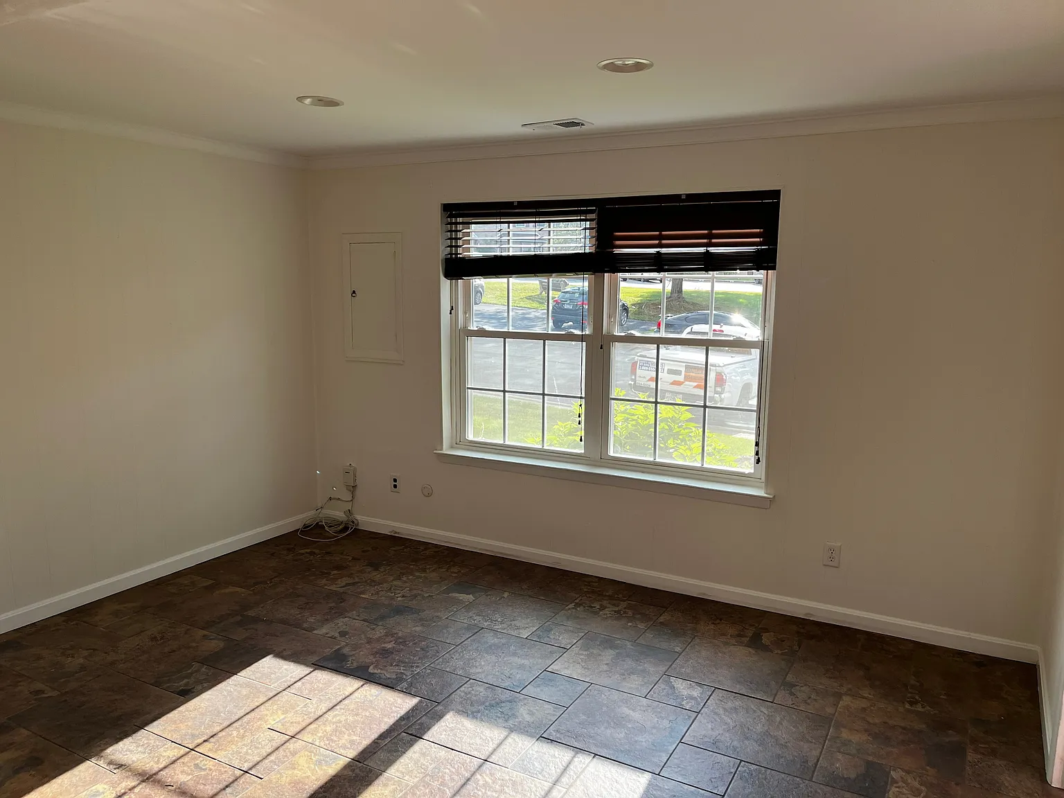 3 bed, 2.5 bath, 1760 sqft, $2,700 — Photo 4
