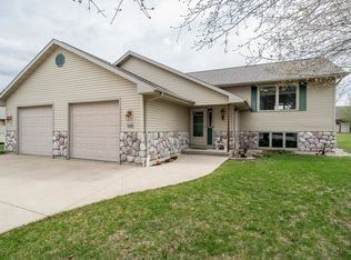 1140 Poppy Ln, Winneconne, WI 54986