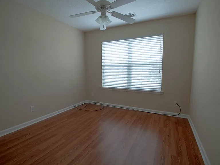 127 Ventura Pl — Photo 12