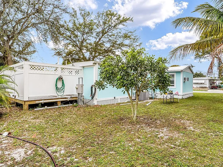 1680 SW 84th Ave — Photo 30