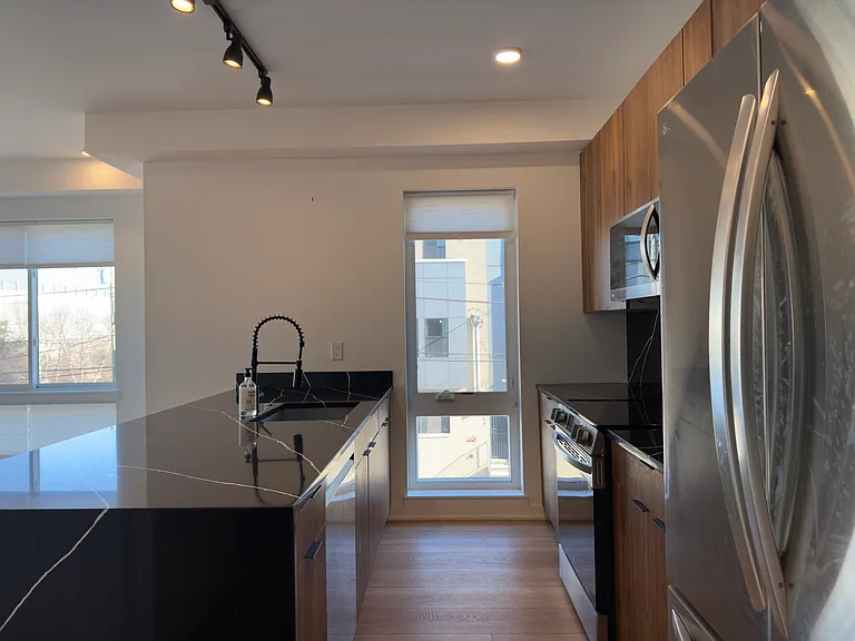 164 Richmond St #2B — Photo 3