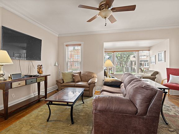 2nd image of 4865 W Cornelia Ave