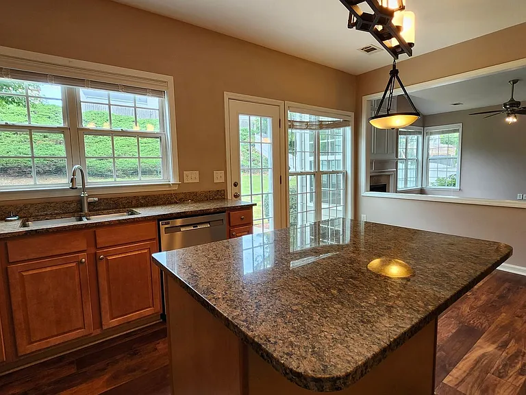212 Revillion Way — Photo 3