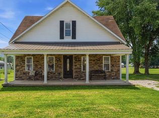 101 School House Dr, Evans, WV 25241