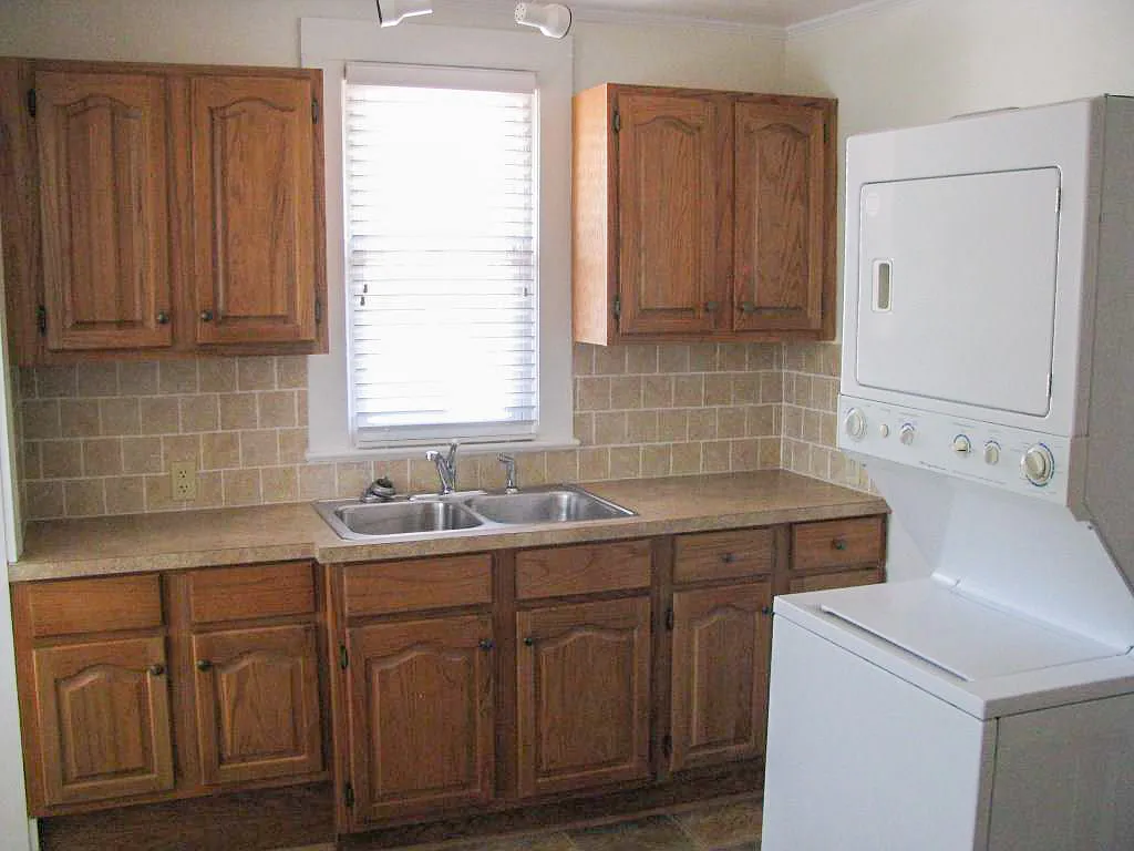 Building Photo - 130 N Spruce St #210
