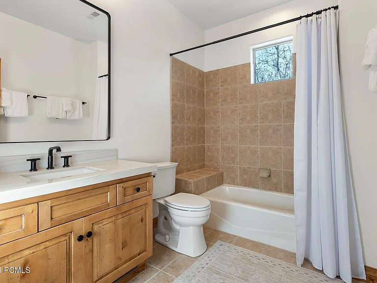 1239 W Links Dr — Photo 26
