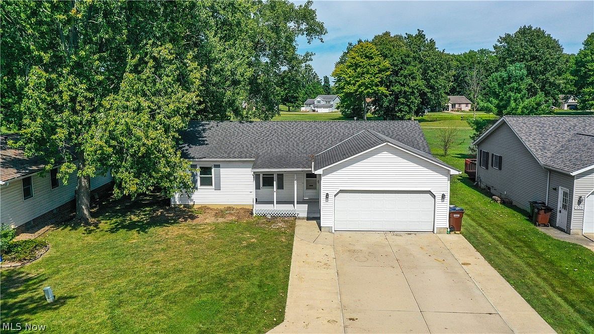 227 Forest Park Dr — Pheasant Run Golf Course