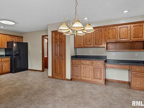 5th image of 2213 Renwick Dr