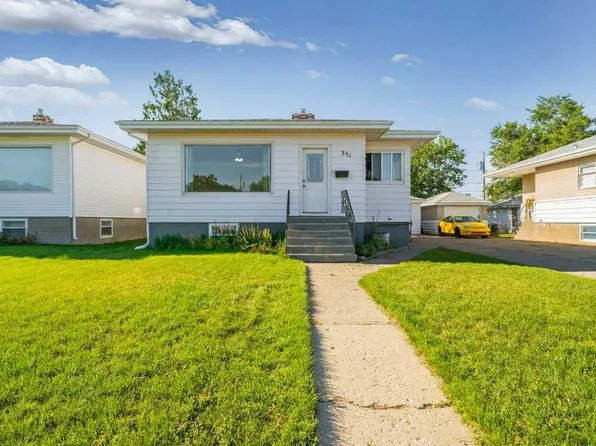351 NW 9th St SW, Medicine Hat, AB T1A 4P1