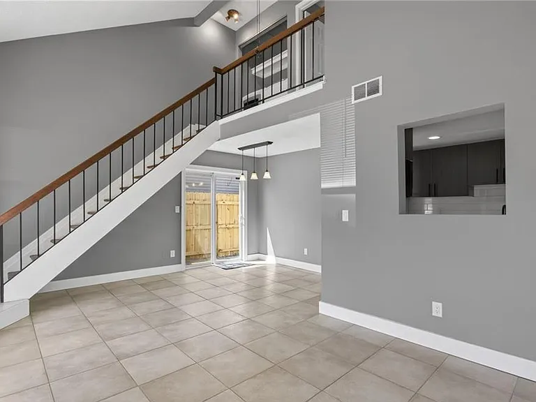 316 Falling Ln — Photo 18