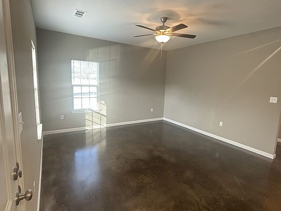 3rd image of 4299 Holcomb Dr #394