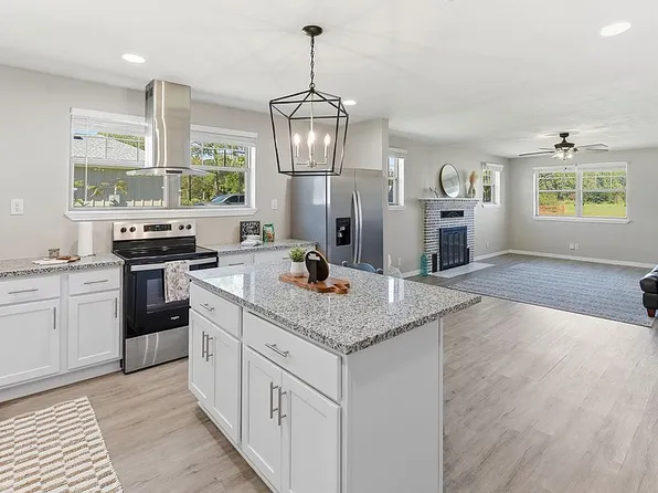 1410 Howard Rd, Jacksonville, FL 32218