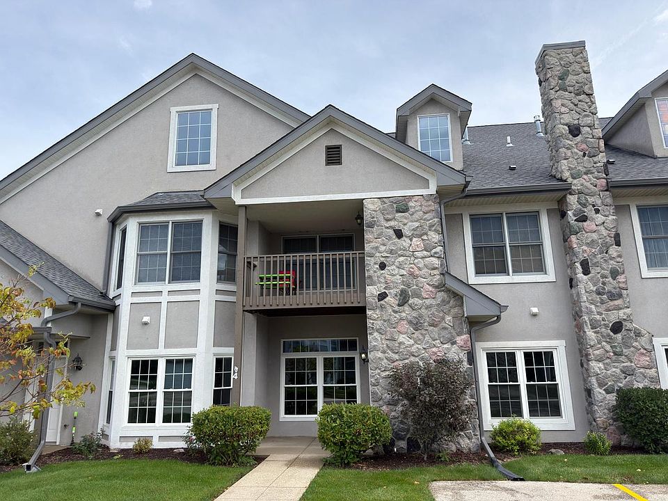 1st image of N30W23065 Pineview WAY #4
