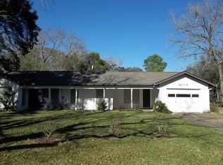 805 E Magnolia St, Angleton, TX 77515