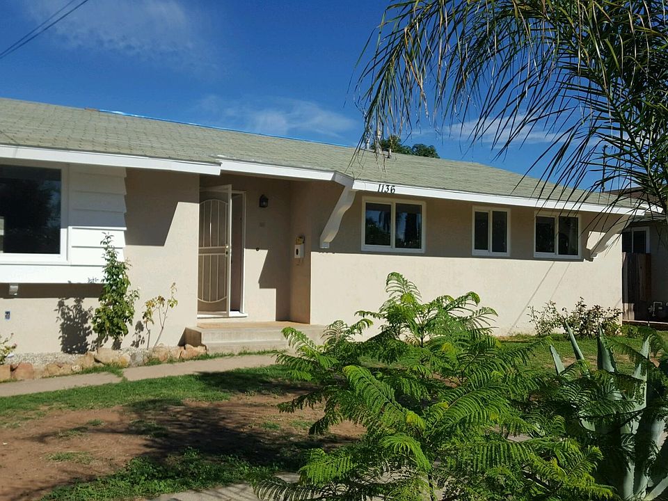 1136 Elmwood Dr