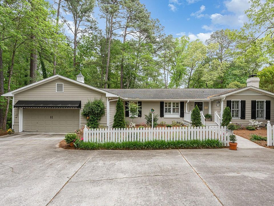 1st image of 24 Surrey Ln