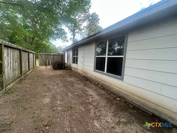 3rd image of 239 Robertson Dr
