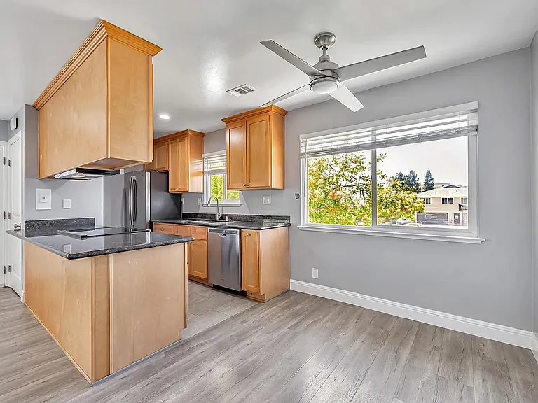 262 Tradewinds Ct #4 — Photo 4