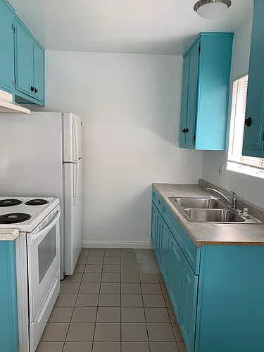 364 Freeman Ave #2 Photo 1