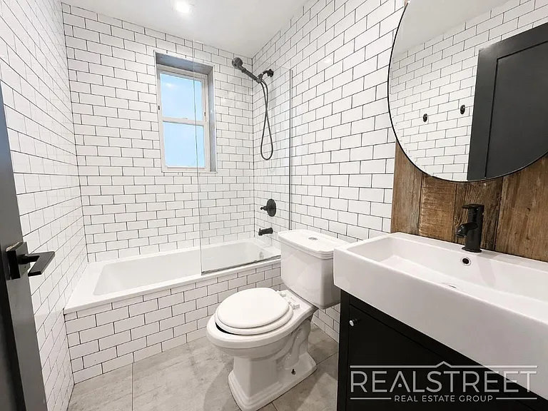 1322 Prospect Ave #1D — Photo 4