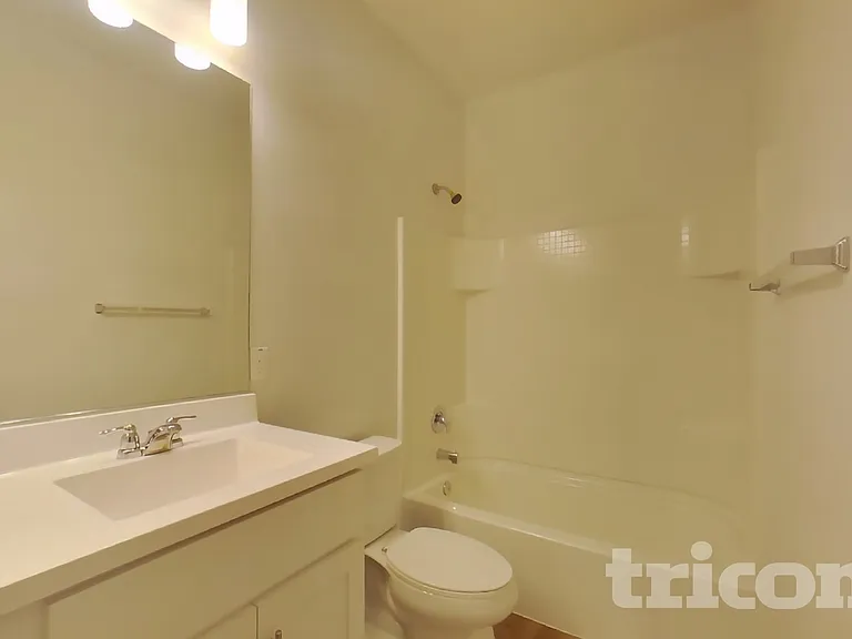 2929 N 28th St #7 — Photo 13