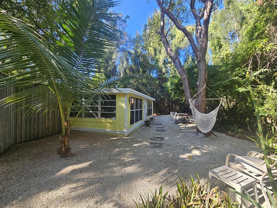 1st image of 140 Gumbo Limbo Dr