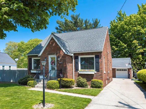 821 Saint Clair Ave, Erie, PA 16505
