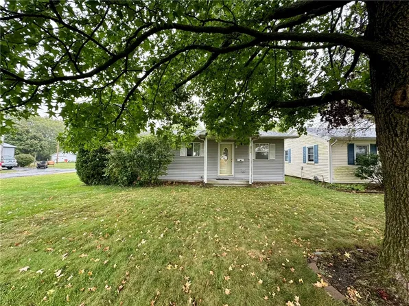 424 N West St, Sullivan, IL 61951