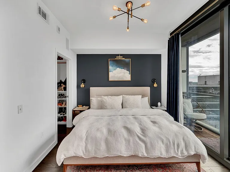 1212 Laurel St #1303 — Photo 13