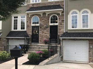198 Presentation Cir, Staten Island, NY 10312