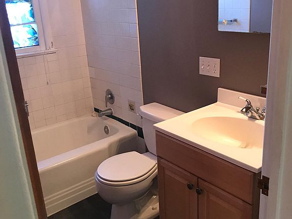 Main Floor Bathroom 