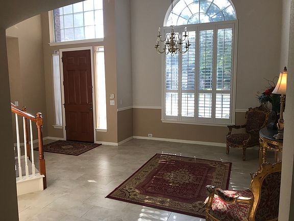 3rd image of 2821 Bluffview Dr