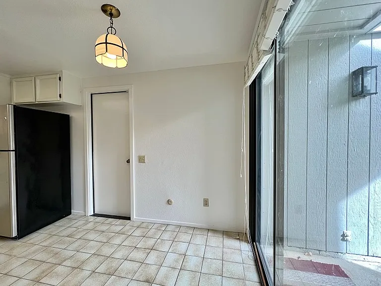 485 Trout Ct — Photo 10