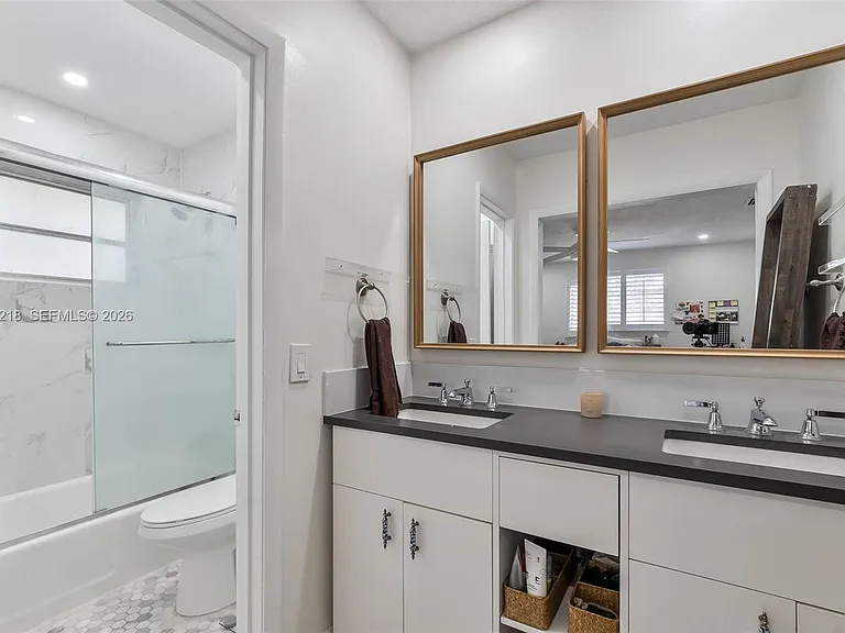 970 Benevento Ave #970 — Photo 10
